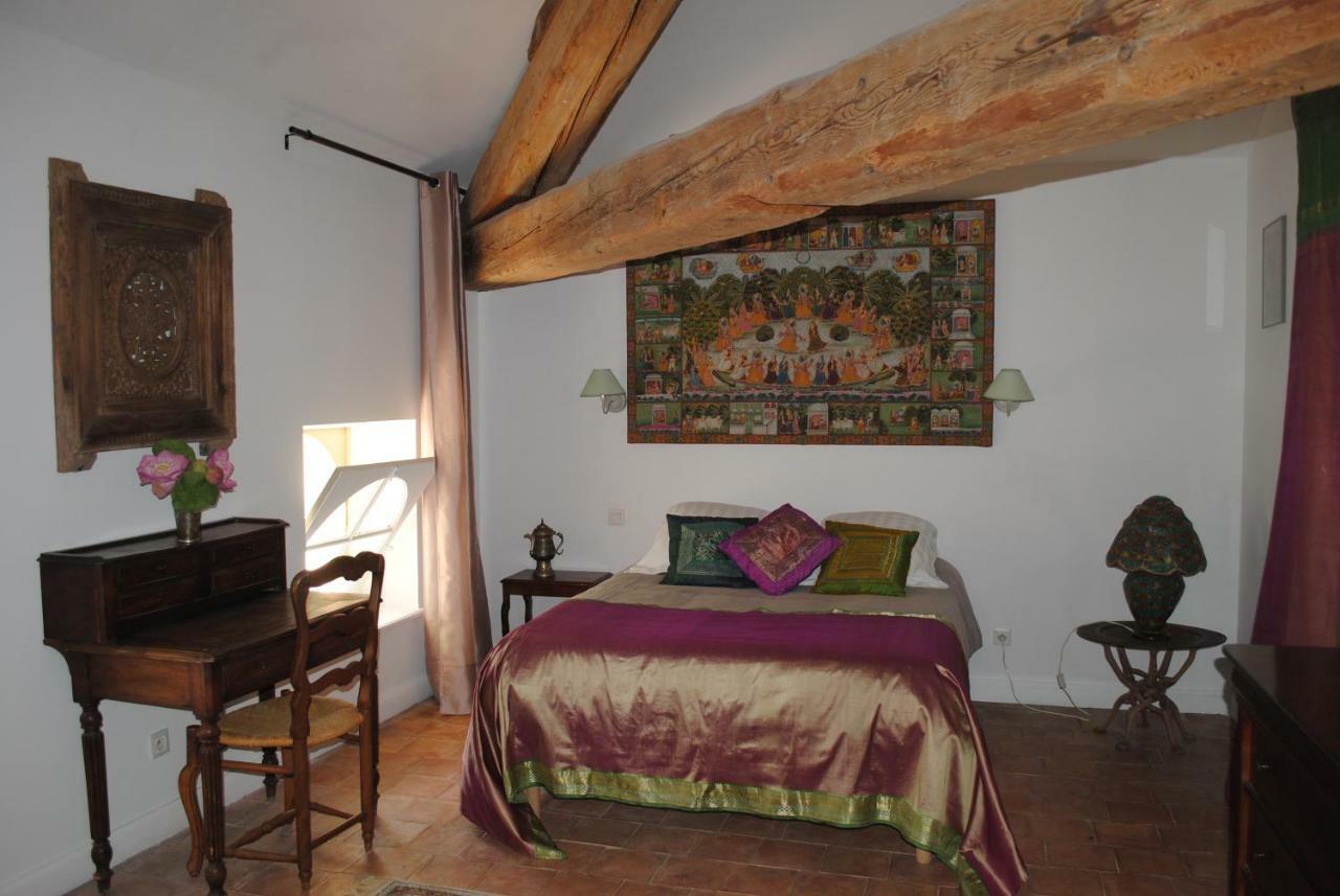 Bed and Breakfast Les Routes Du Monde à Saint-Geniès-de-Comolas Extérieur photo