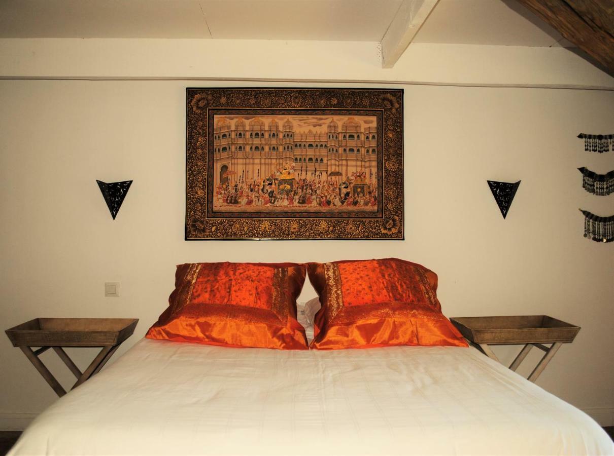 Bed and Breakfast Les Routes Du Monde à Saint-Geniès-de-Comolas Extérieur photo
