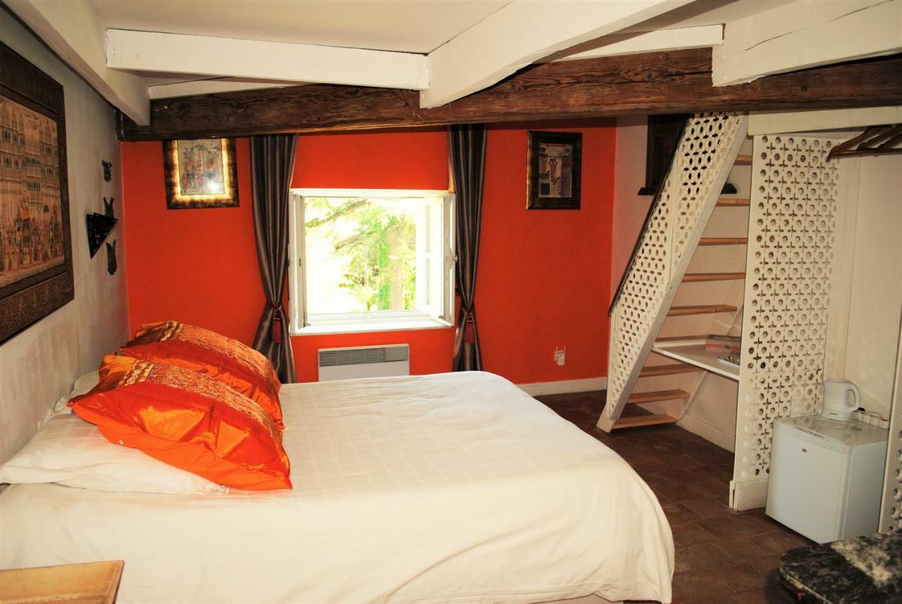 Bed and Breakfast Les Routes Du Monde à Saint-Geniès-de-Comolas Extérieur photo