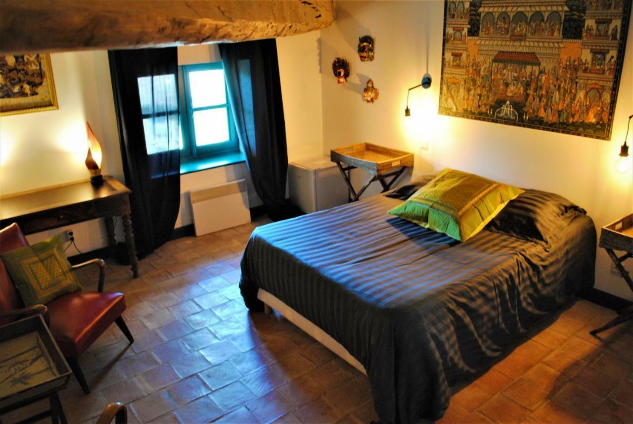 Bed and Breakfast Les Routes Du Monde à Saint-Geniès-de-Comolas Extérieur photo