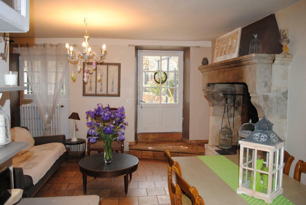 Bed and Breakfast Les Routes Du Monde à Saint-Geniès-de-Comolas Extérieur photo