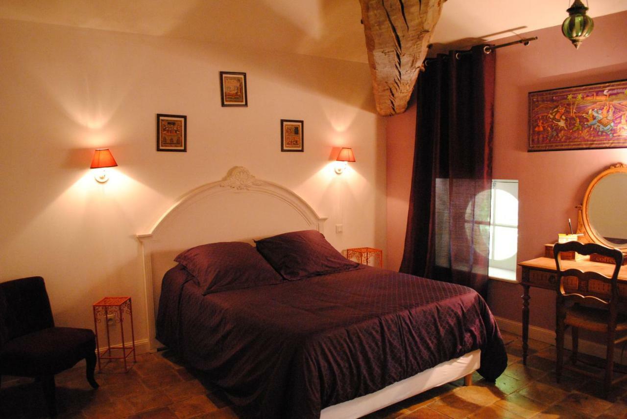 Bed and Breakfast Les Routes Du Monde à Saint-Geniès-de-Comolas Extérieur photo