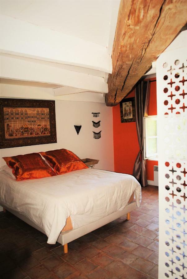 Bed and Breakfast Les Routes Du Monde à Saint-Geniès-de-Comolas Extérieur photo