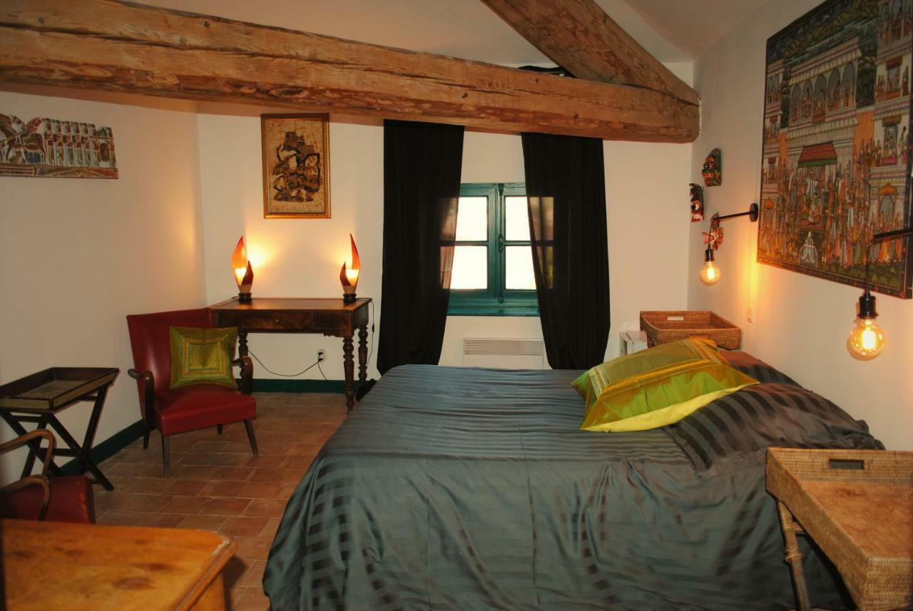 Bed and Breakfast Les Routes Du Monde à Saint-Geniès-de-Comolas Extérieur photo