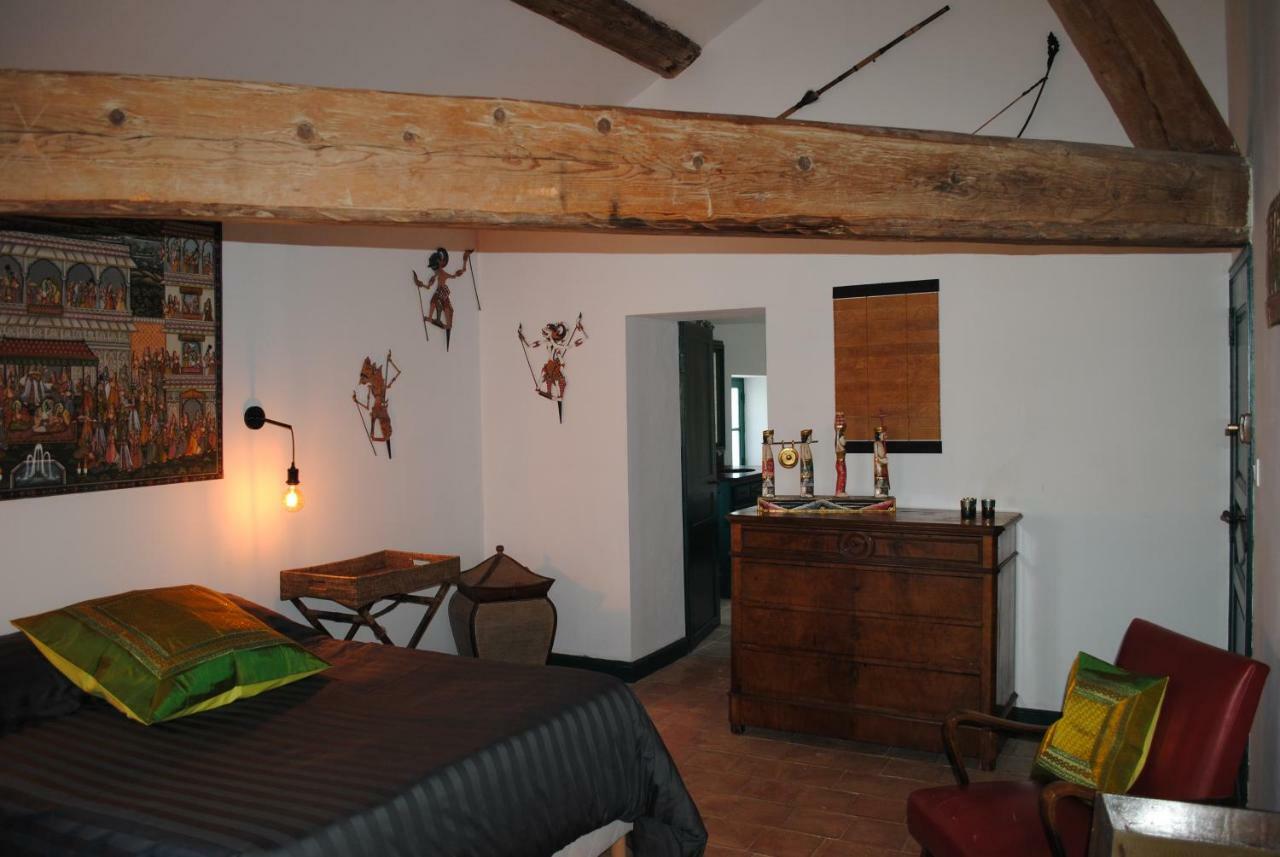 Bed and Breakfast Les Routes Du Monde à Saint-Geniès-de-Comolas Extérieur photo